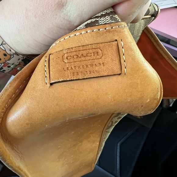 Gorgeous Coach Purse - Picture 2 of 8